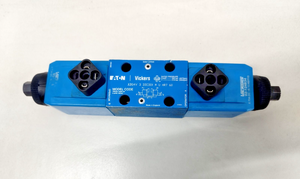 Vickers KDG4V 3 33C30X MU HR7 60 Proportional valve - NEW
