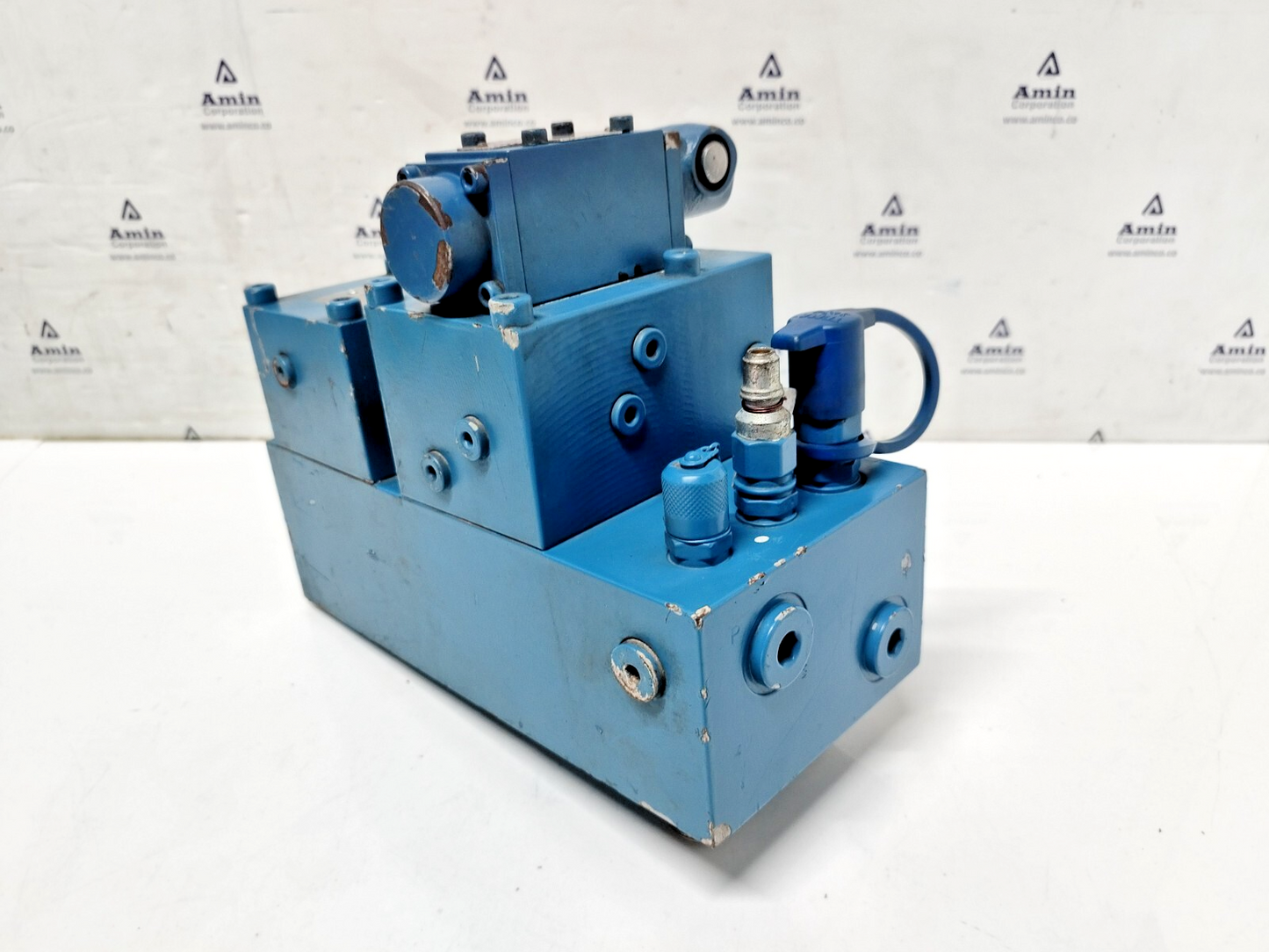 MacGREGOR MCG7-063Z45-2 Directional control valve with Block