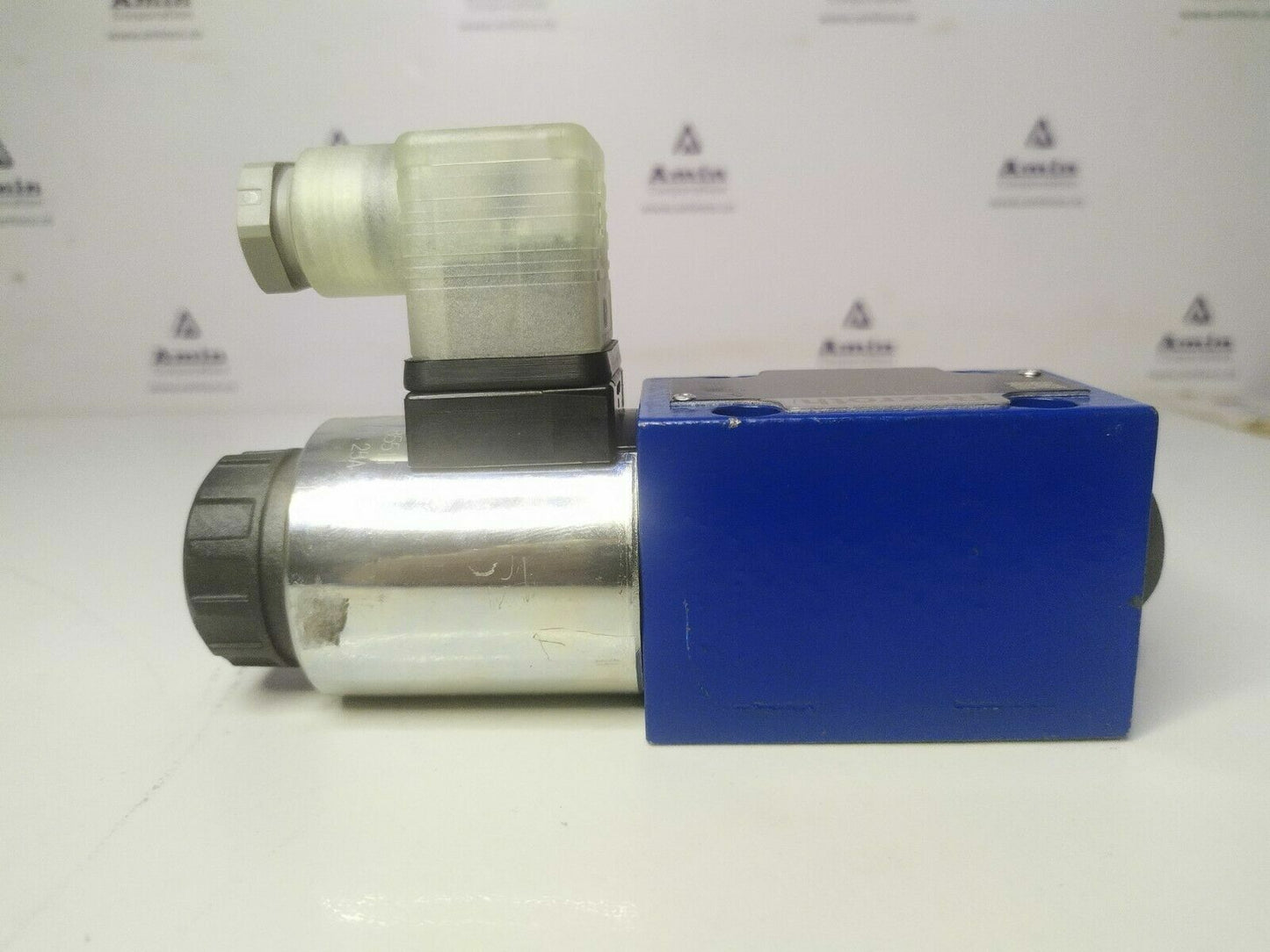 Rexroth 4WE6JB62/EG24N9K4 S0945 Directional Spool valve MNR: R901186443 - NEW