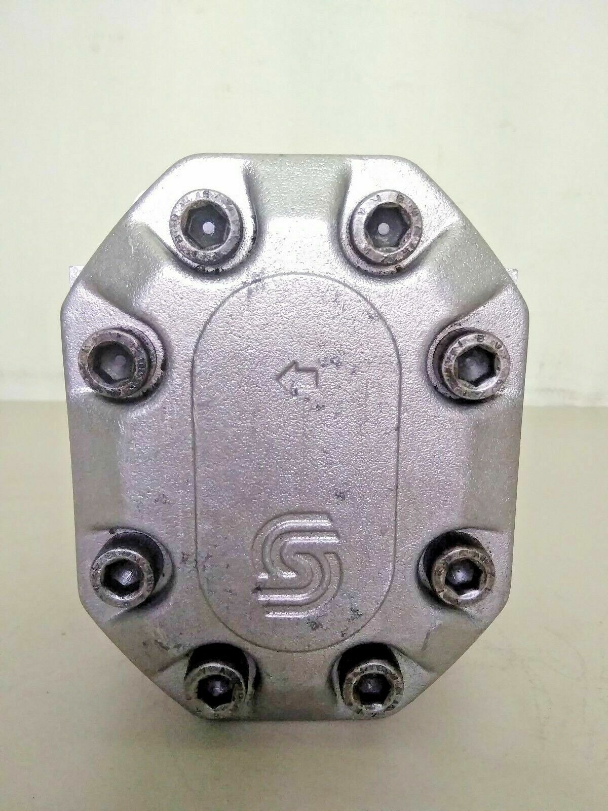 Sauer Danfoss SNP3/22 D C001 Hydraulic Gear Pump - NEW