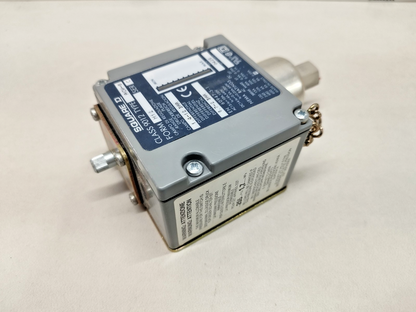 SQUARE D Class: 9012 ACW-8 Form: M12 Ser.: C Pressure Switch - NEW