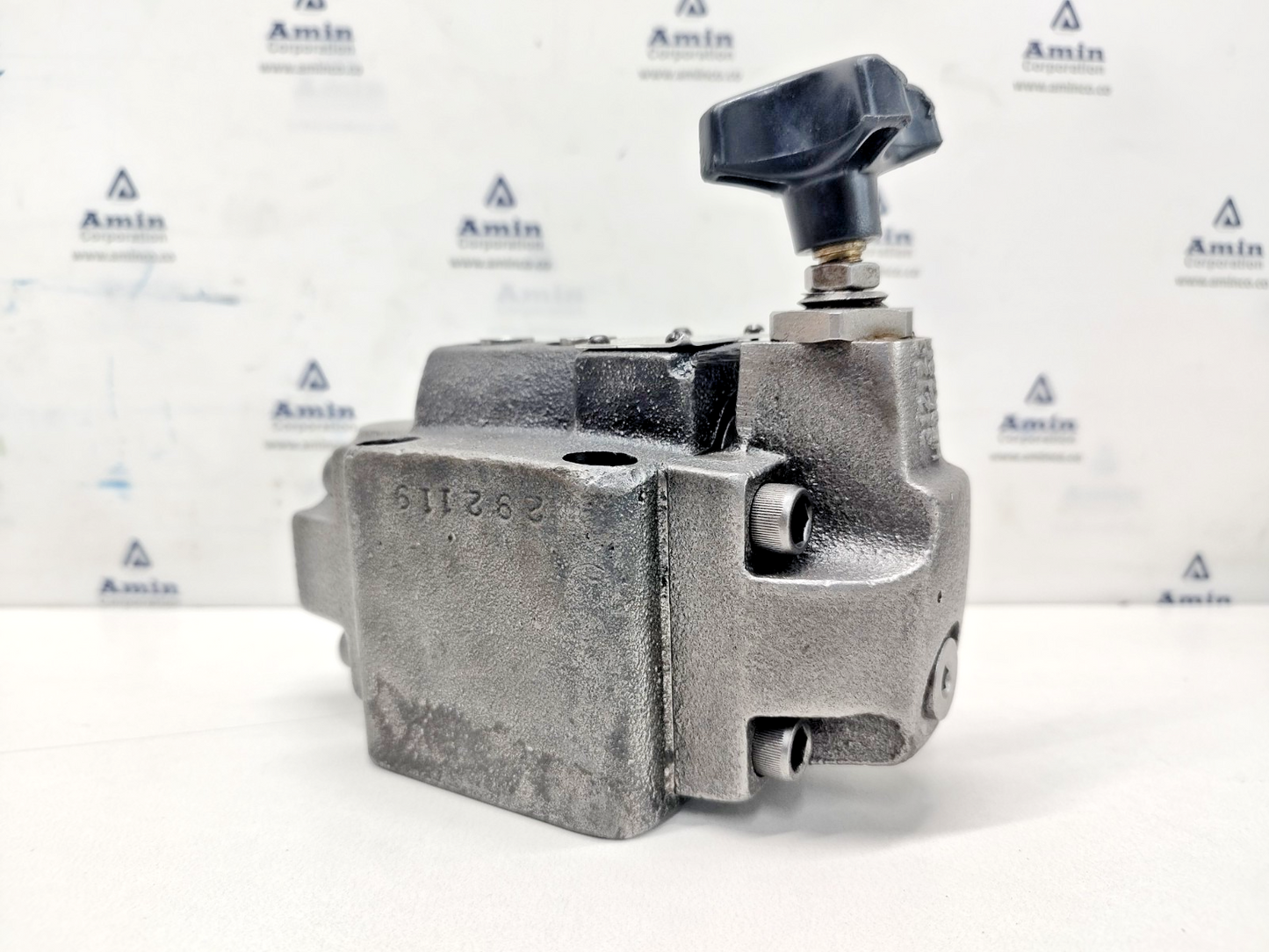 Vickers XCG 06 3F 30 Pressure Reducing valve 2850 psi max. - Refurbished