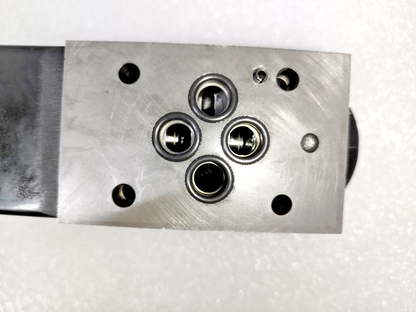 Vickers by Danfoss DG4V-3-2A-H-MU-B6-60 Directional control valve - NEW