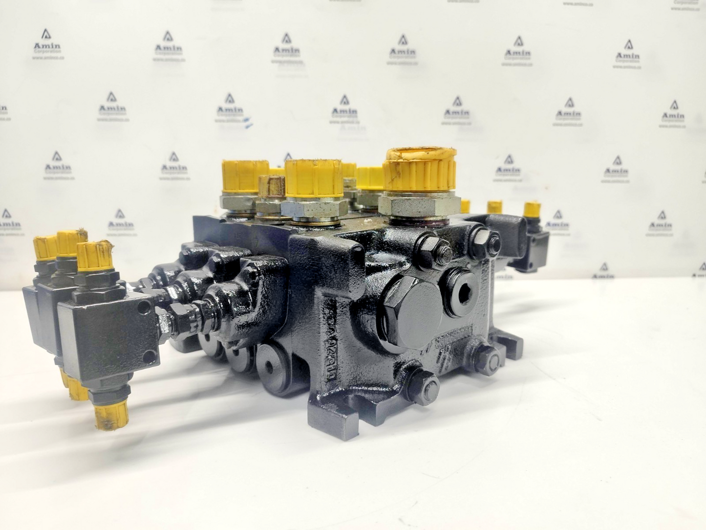 TTS Item No.40369 Hydraulic Directional Control Valve - NEW