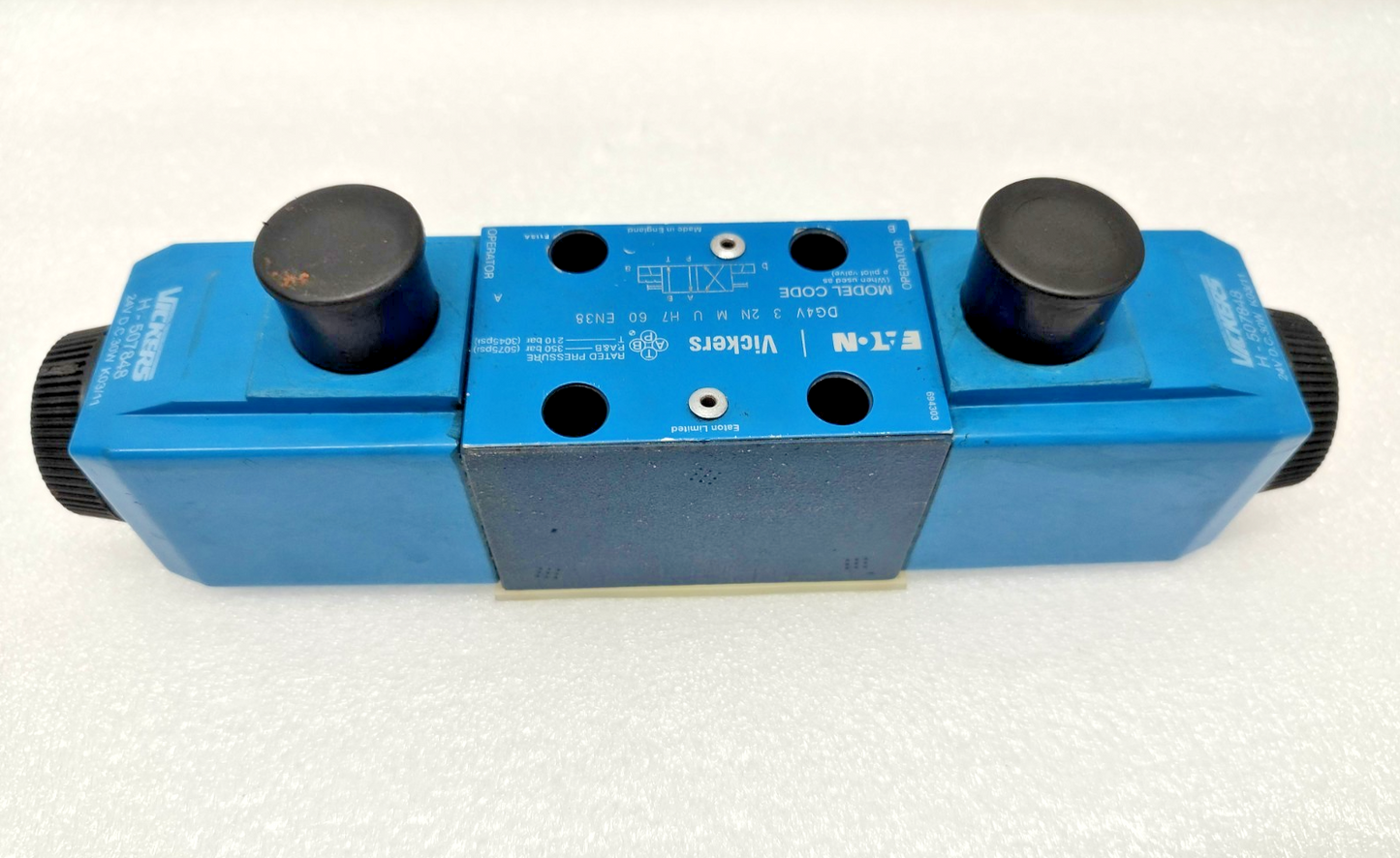 Eaton Vickers DG4V 3-2N-M-U-H7-60 EN38 Directional Control Valve - NEW