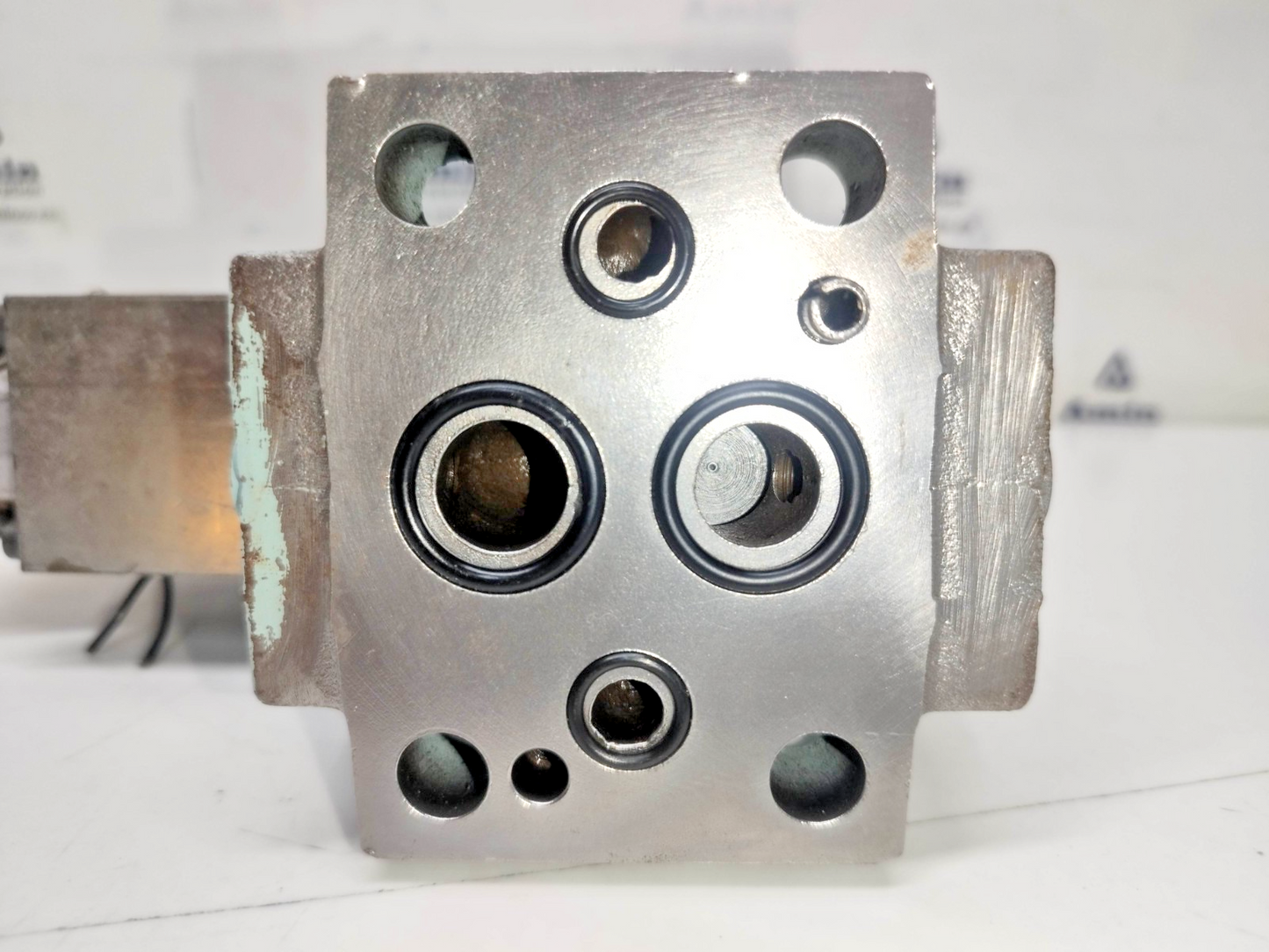 Denison VP01-50-0Q-A1 Proportional valve R4V 03 593 12 P1 G0Q A1 Relief valve
