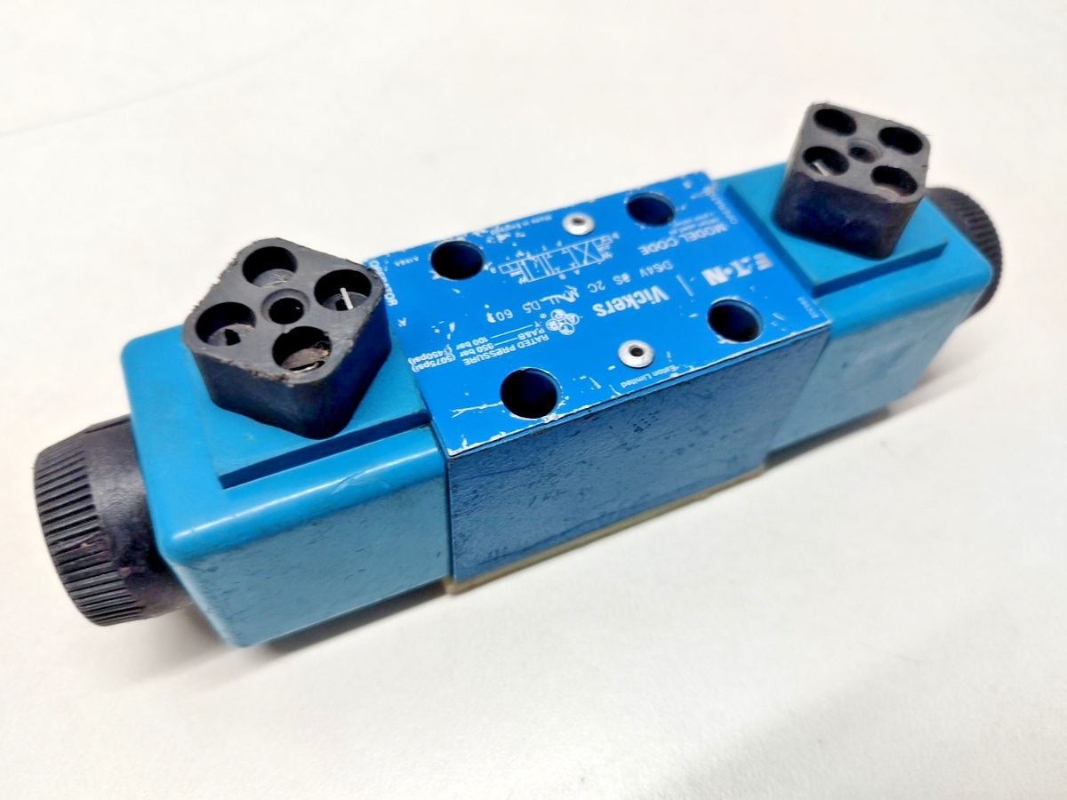 Eaton Vickers DG4V 3S 2C M U D5 60 Directional Control valve - NEW