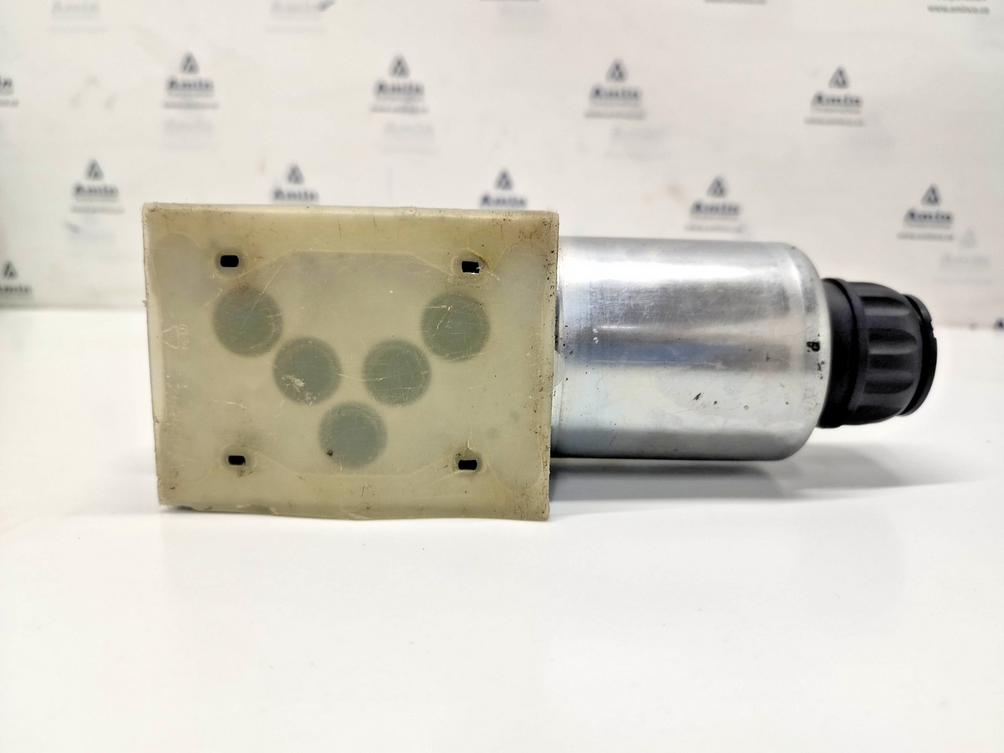 Rexroth 5-4WE 10 EB50/EG24N9K4/M Directional Control Valve MNR: R901339865 - NEW