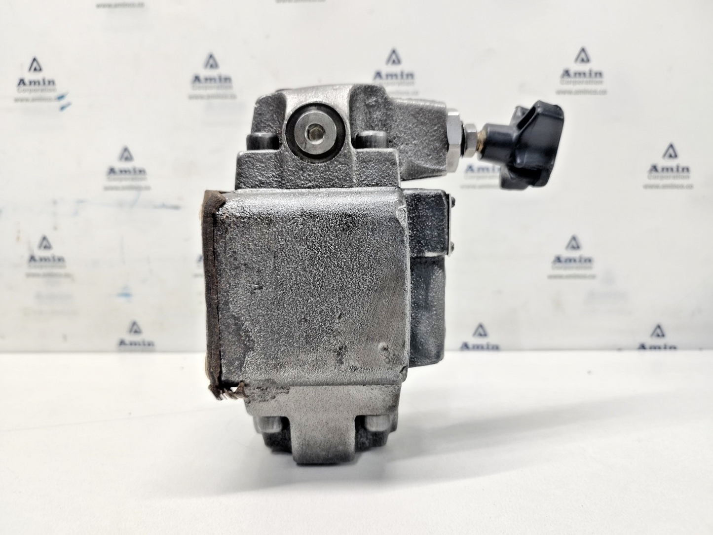 Vickers XCG 06 3F 30 Pressure Reducing valve 2850 psi max. - Refurbished