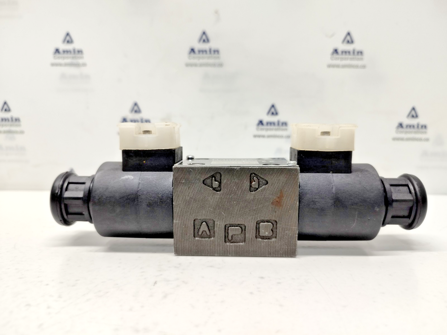 Damcos SA-G01-E3X-C230-31ES Directional control valve 160L8053 - NEW #3