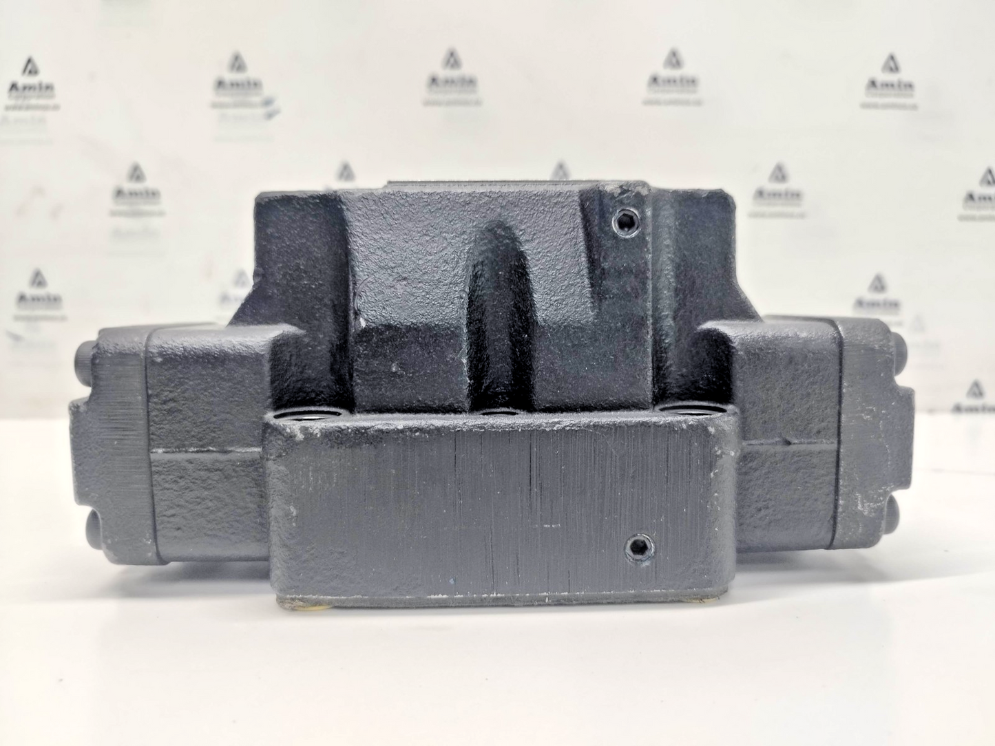Parker D41VW002C2NJW91  Directional Control Valve - NEW