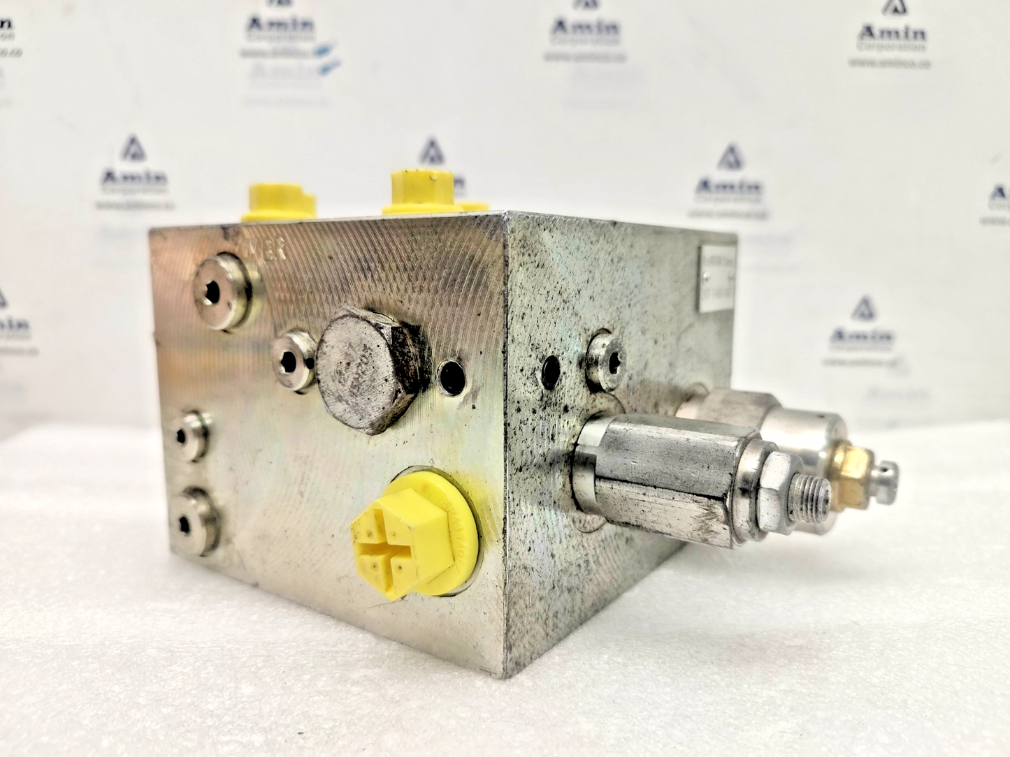 MacGREGOR Cranes 287-9489-802 Hydraulic Valve Block - NEW