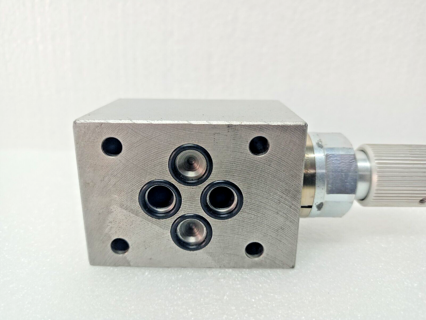 Wandfluh QZDFA06-A/B-16 3-way Flow control valve pressure: 350 bar - NEW