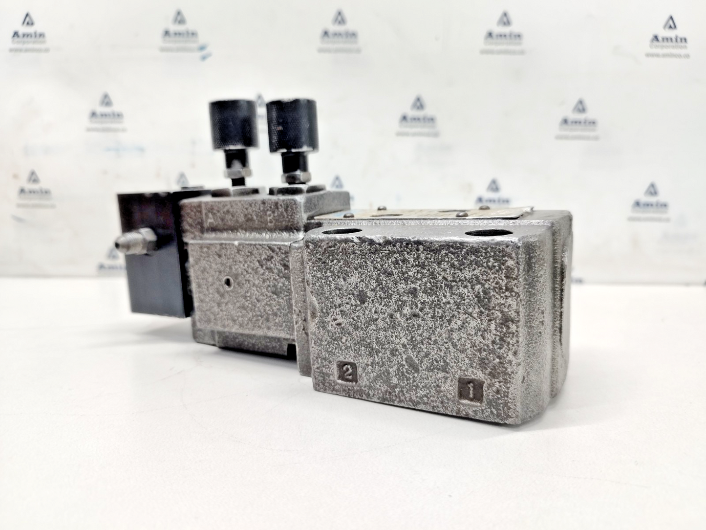 Vickers XG-06-FF-DG-0A-M-X2-ER440-EN434 Hydraulic Valve