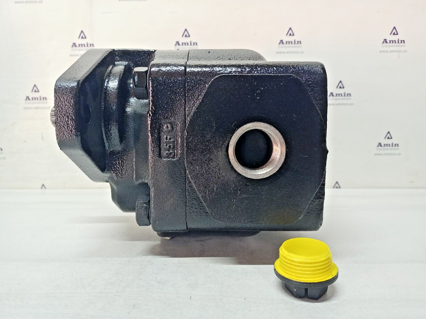 Parker Hydraulic gear pump 7045021000 - NEW