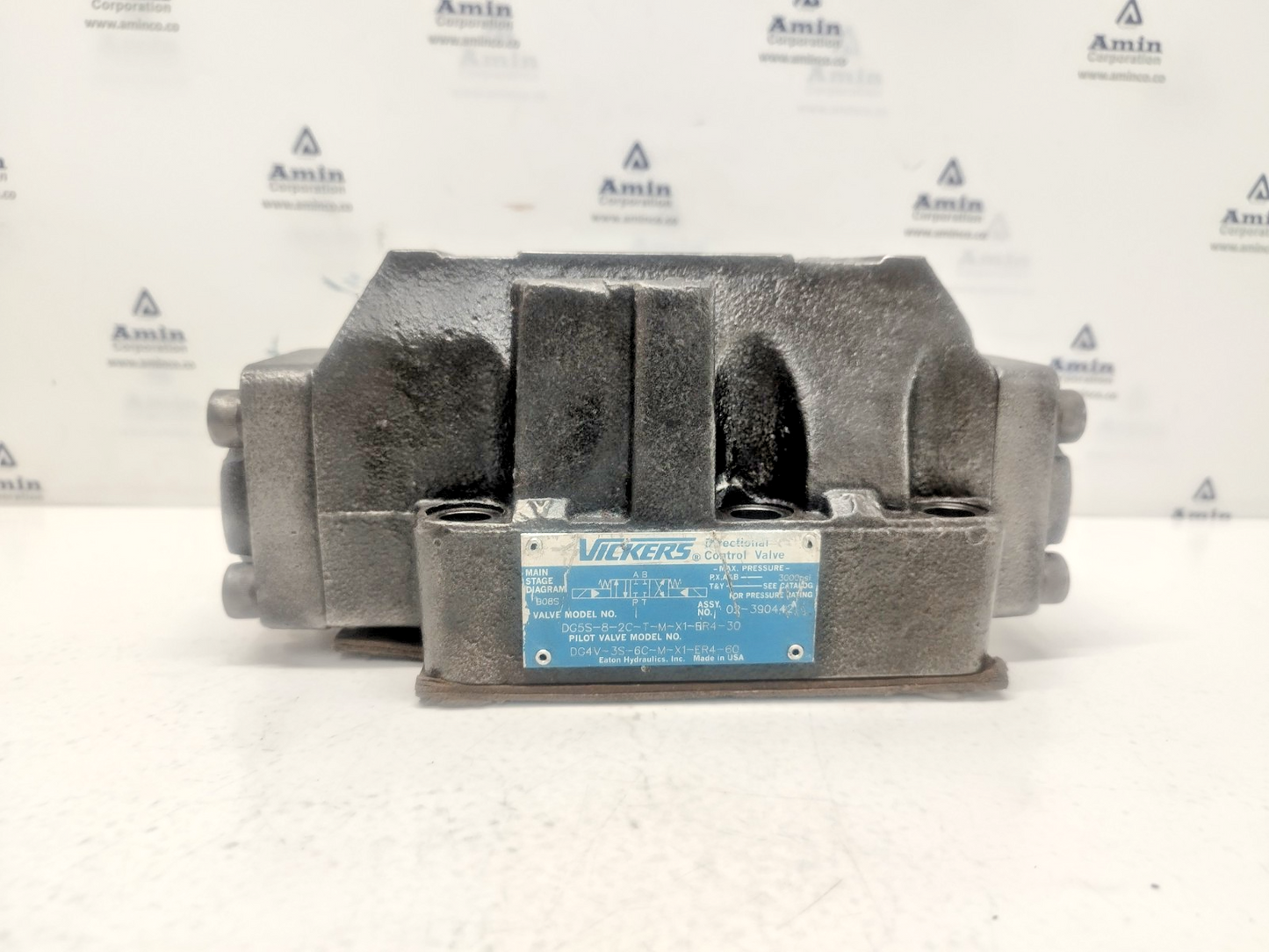 Vickers DG5S-8-2C-T-M-X1-ER4-30 Directional control Valve - NEW #2