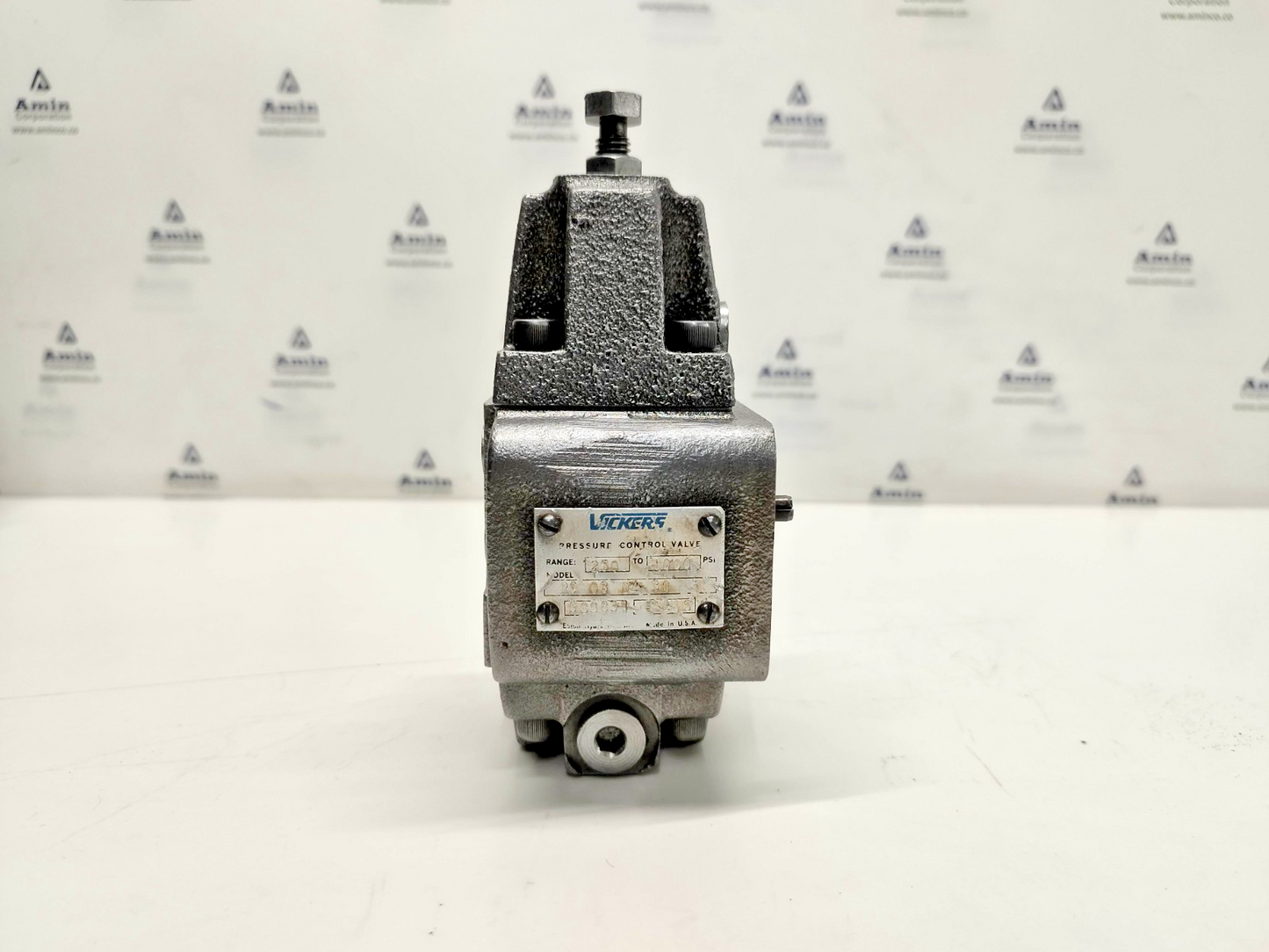 Vickers RG-03-D4-30 Pressure Control Valve Pressure Range: 250-1000PSI - NEW