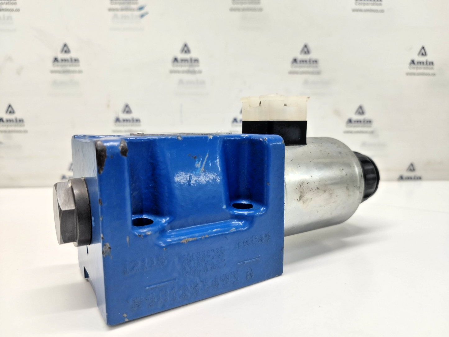 Rexroth 5-4WE 10 EB50/EG24N9K4/M Directional Control Valve MNR: R901339865 #2