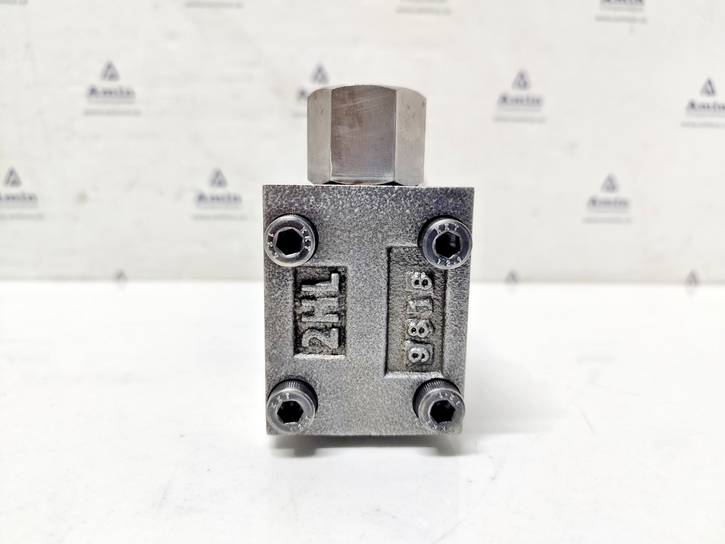 2HL – Two-Speed Valve Pilot-operated hydraulic spool valve for Winches and Motor