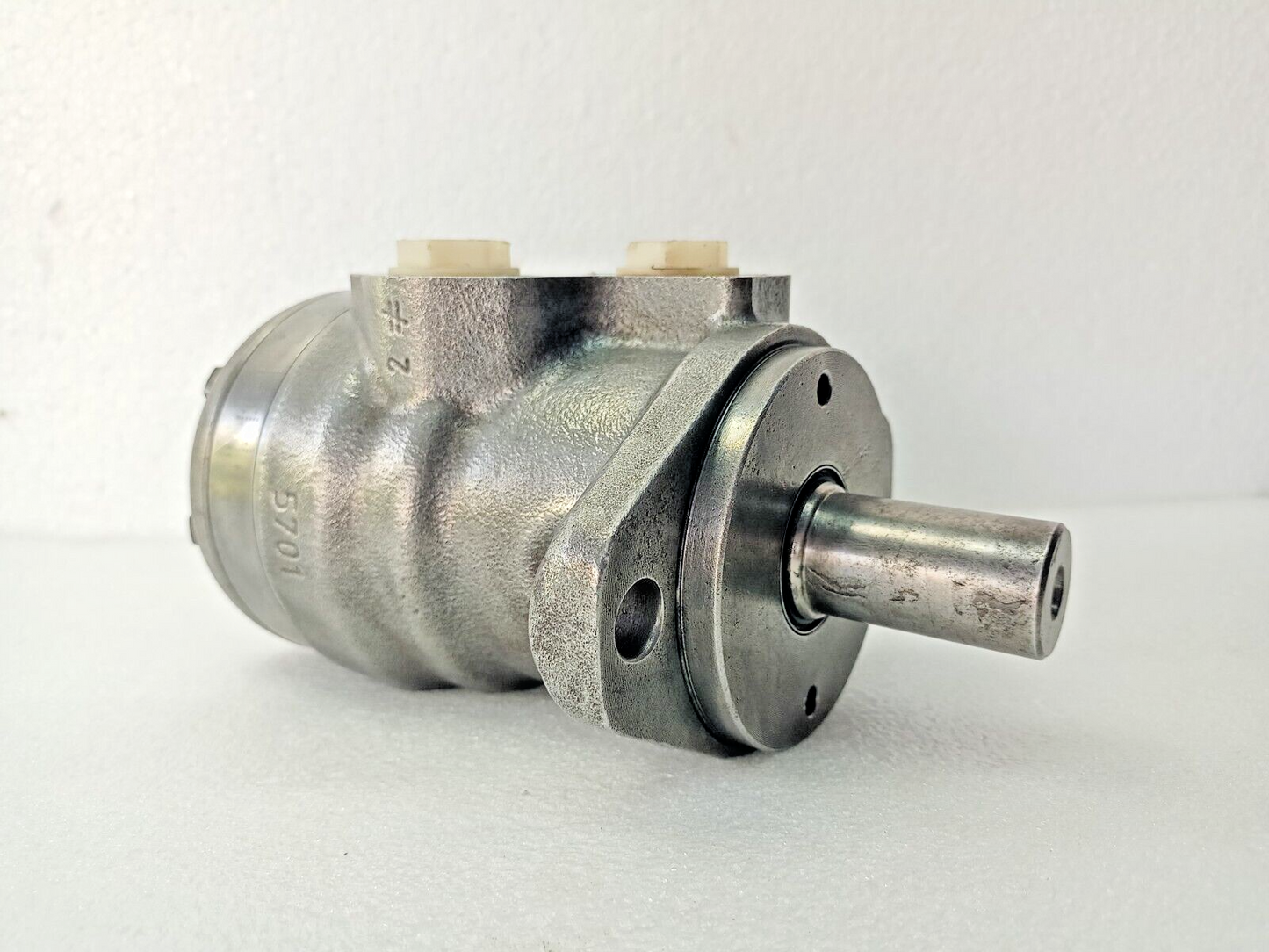 Danfoss OMR-100 151-0412 Hydraulic motor - NEW