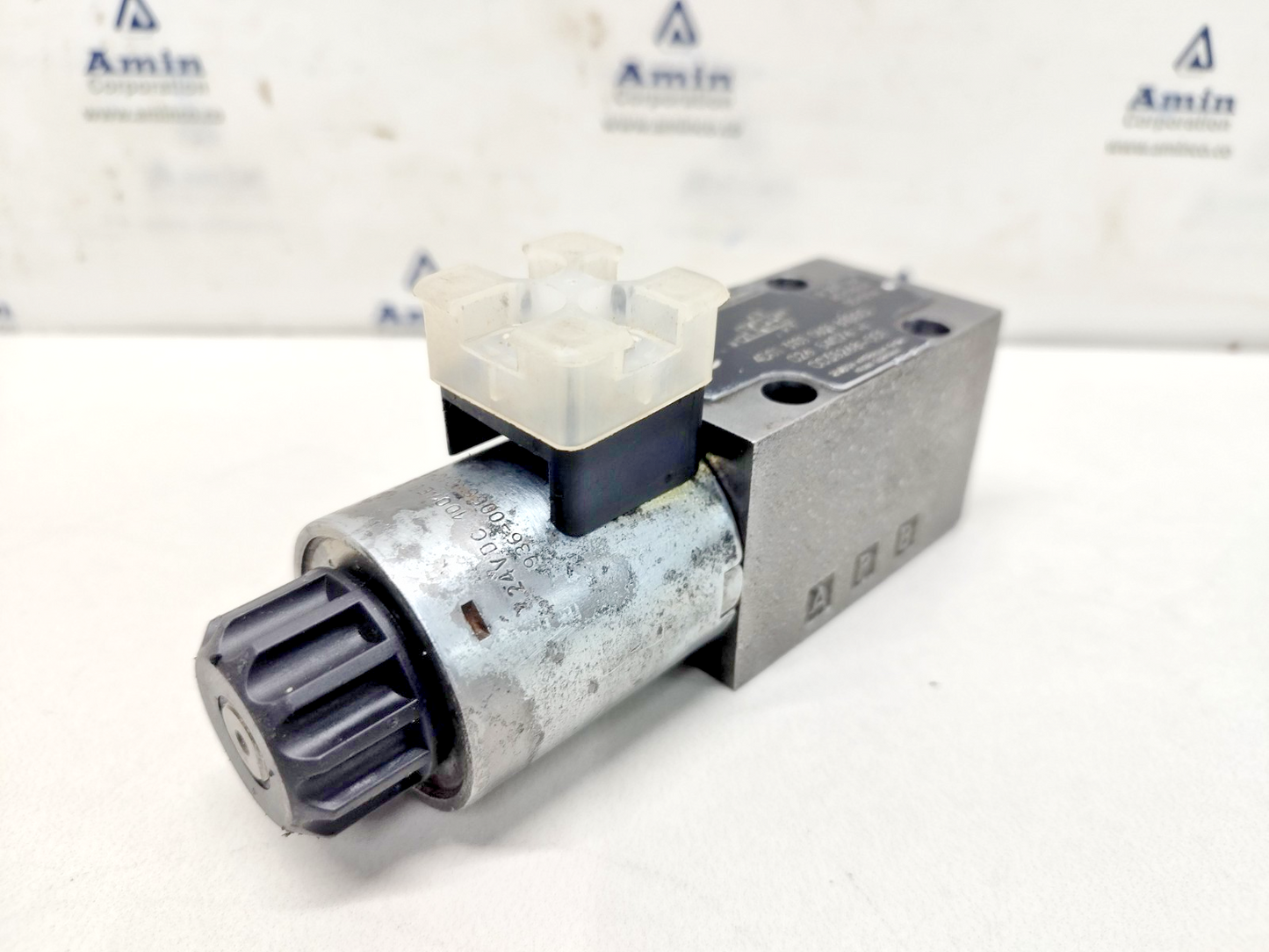 Denison Hydraulics 4D01 3101 0601 B1G0Q Directional control valve