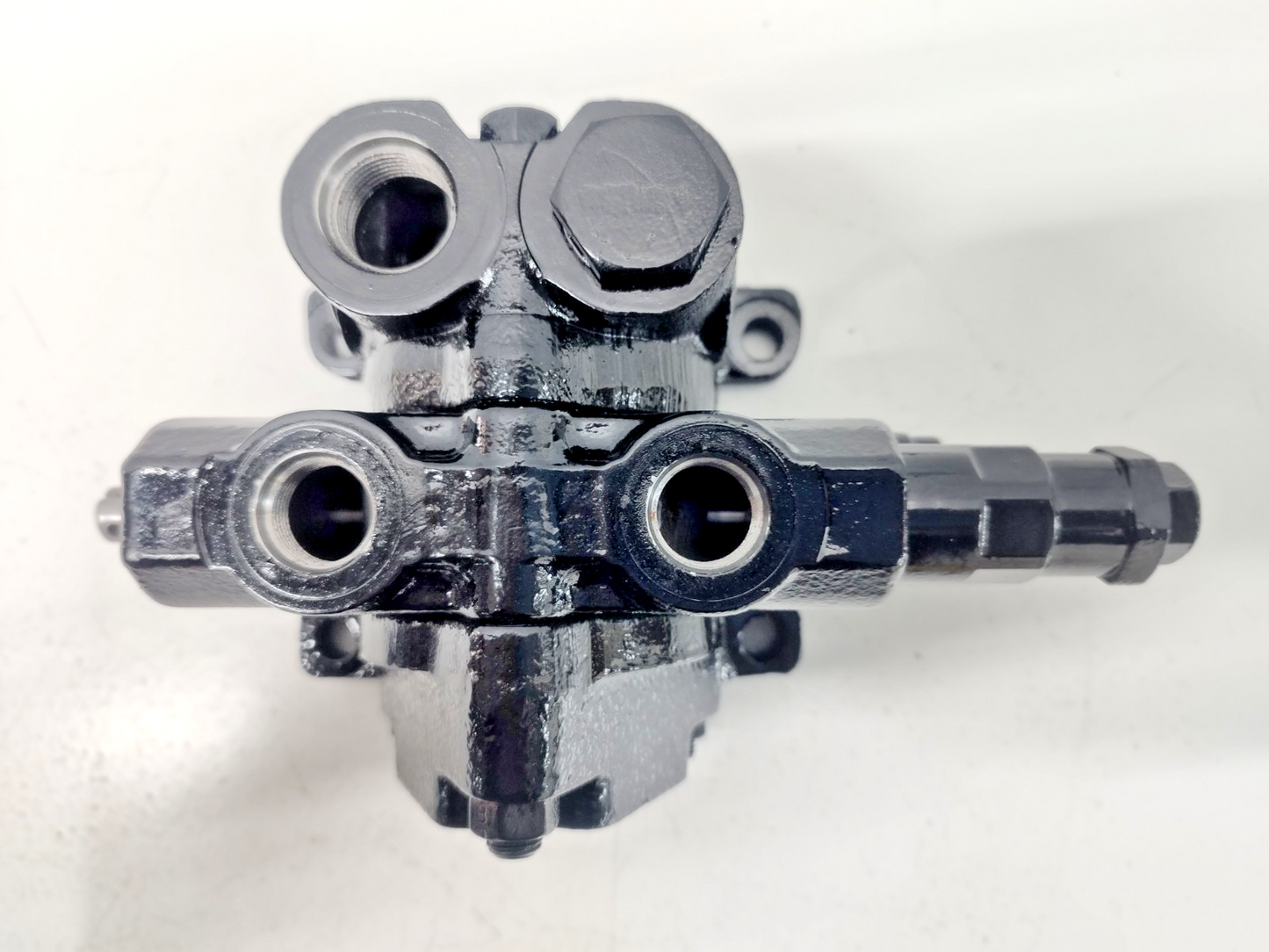 Kyb Kayaba 21010-30407 Hydraulic control valve - NEW