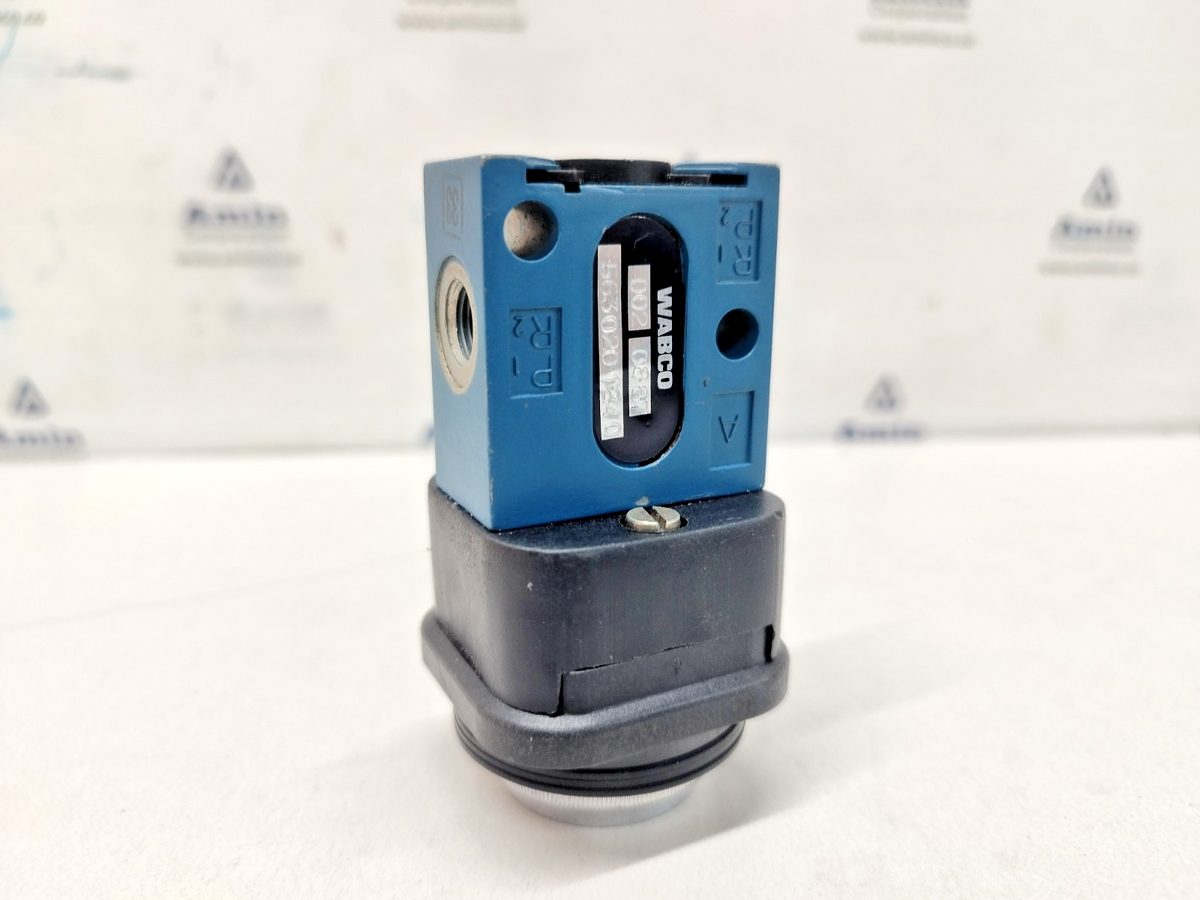 Wabco 5630201240 Pneumatic Directional Valve - NEW