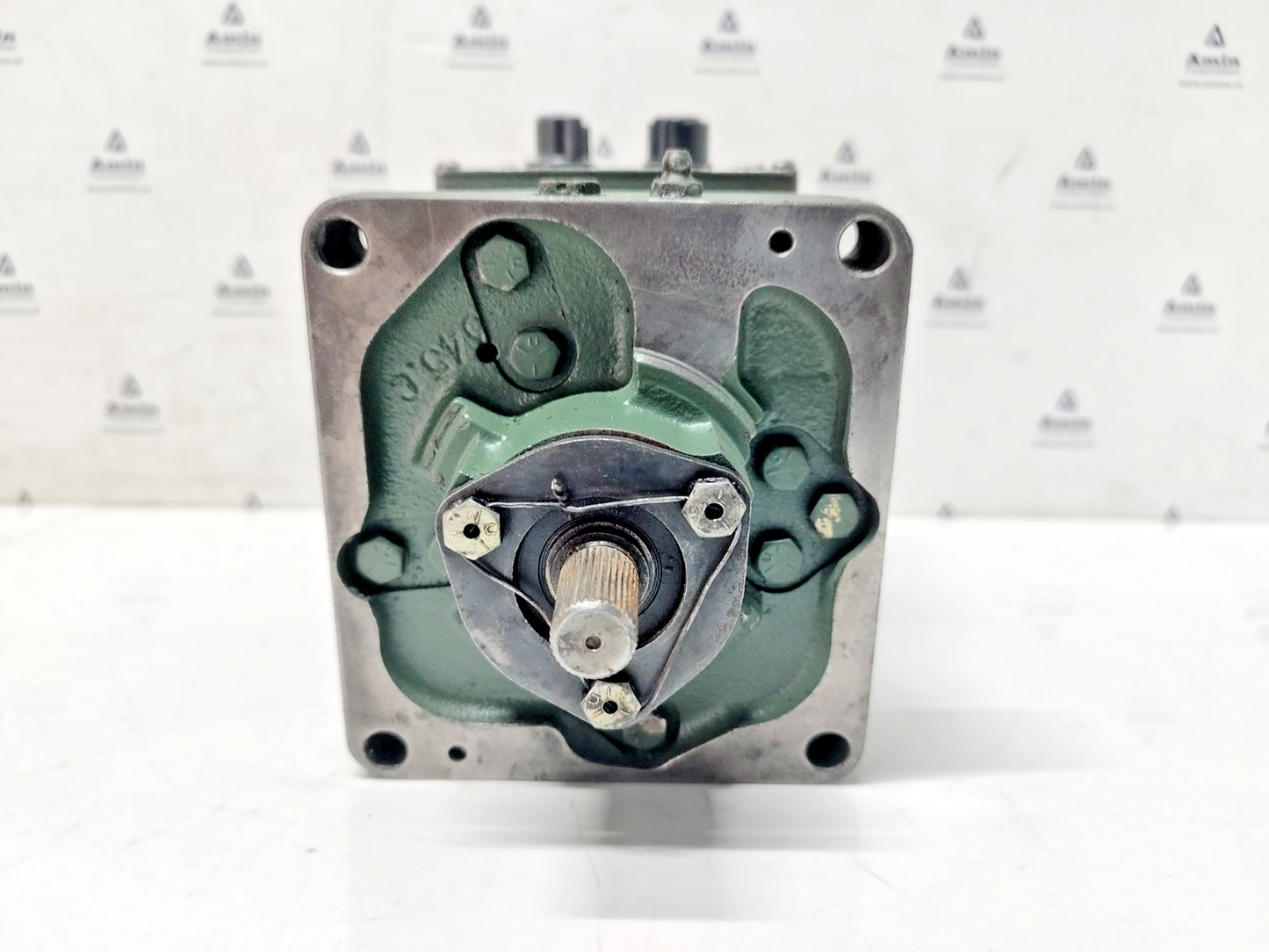 Woodward UG-8 Governor part No. : 8526-553 RPM: 500-1200 - TESTED