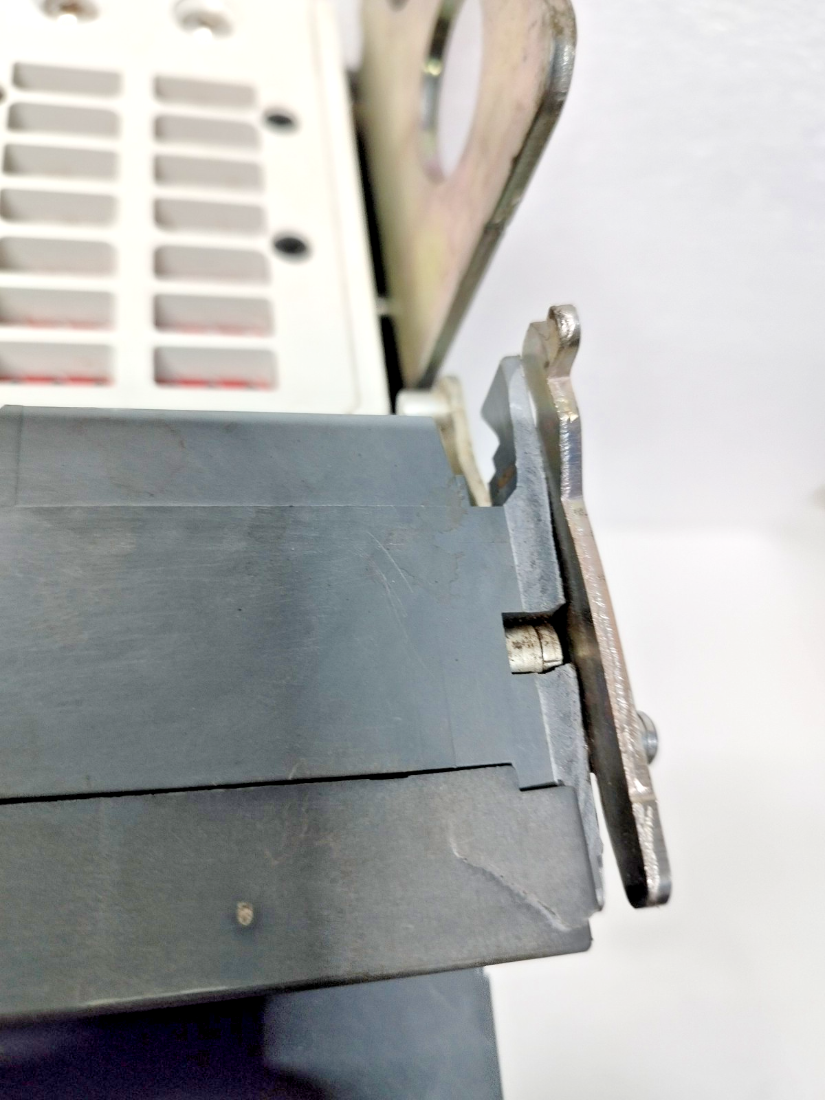 ABB SACE Emax2 Air circuit breaker SACEE2.2N, 1600A, SACE Ekip Hi-Touch LSI