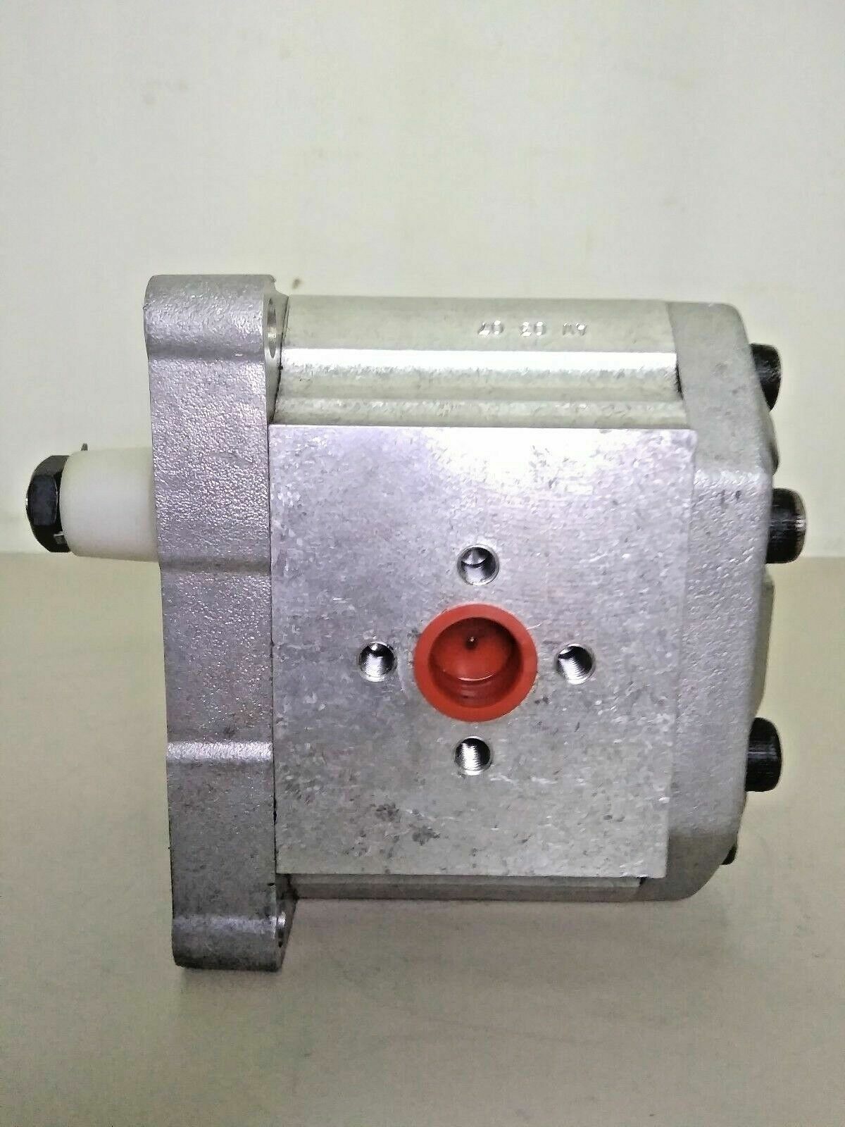 Sauer Danfoss SNP3/22 D C001 Hydraulic Gear Pump - NEW