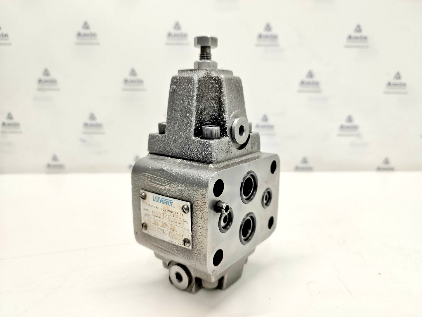 Vickers RG-03-D4-30 Pressure Control Valve Pressure Range: 250-1000PSI - NEW