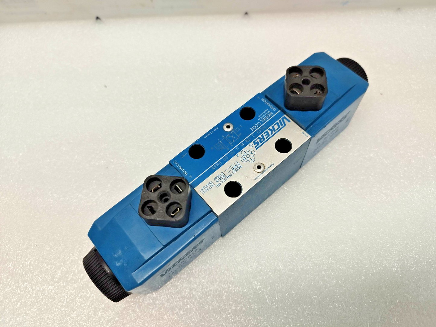Vickers DG4V-3-2N-M-U-H7-60 EN38 Directional Control Valve - NEW #2