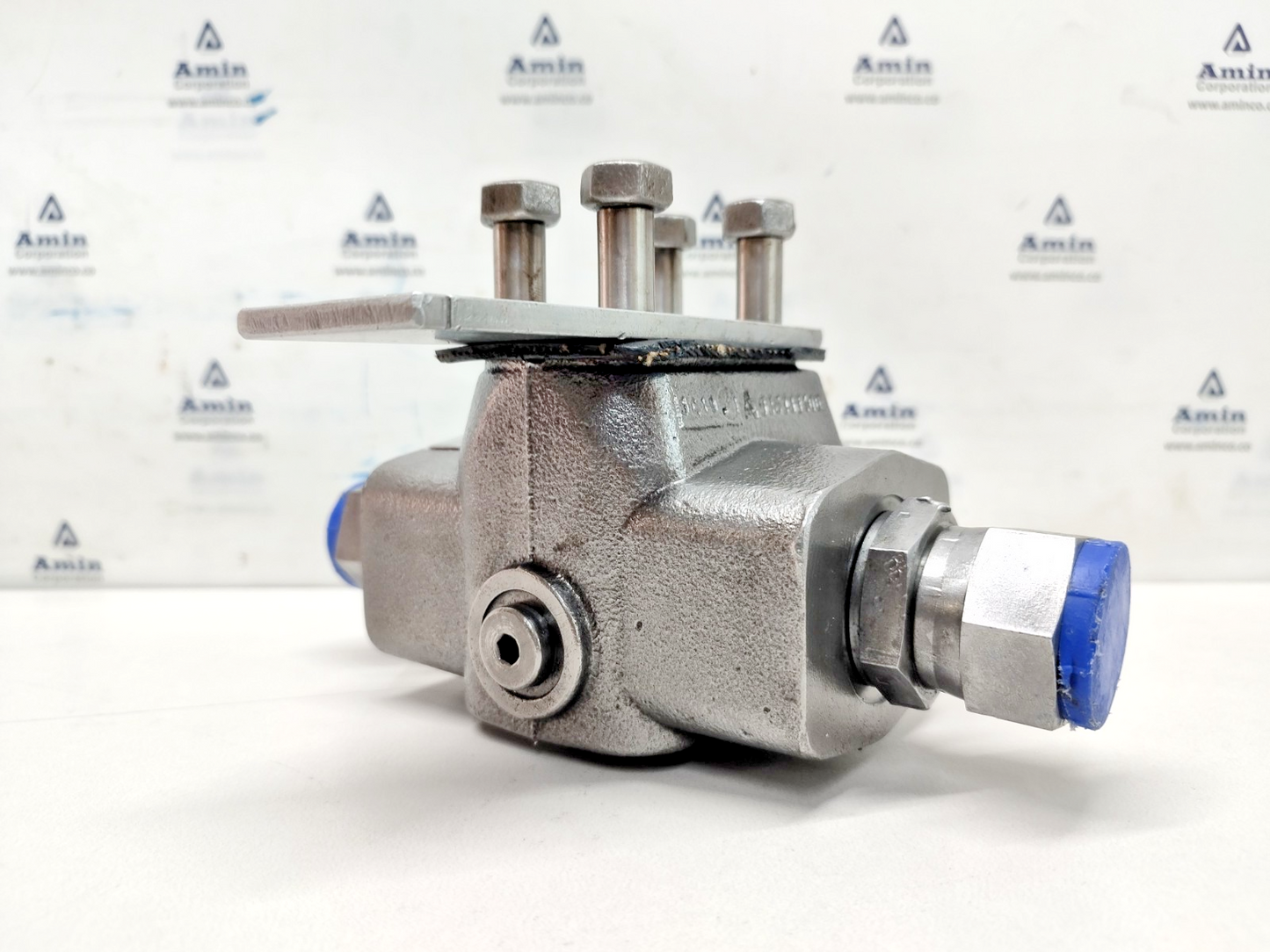TTS Item No.132953 Hydraulic Valve - NEW