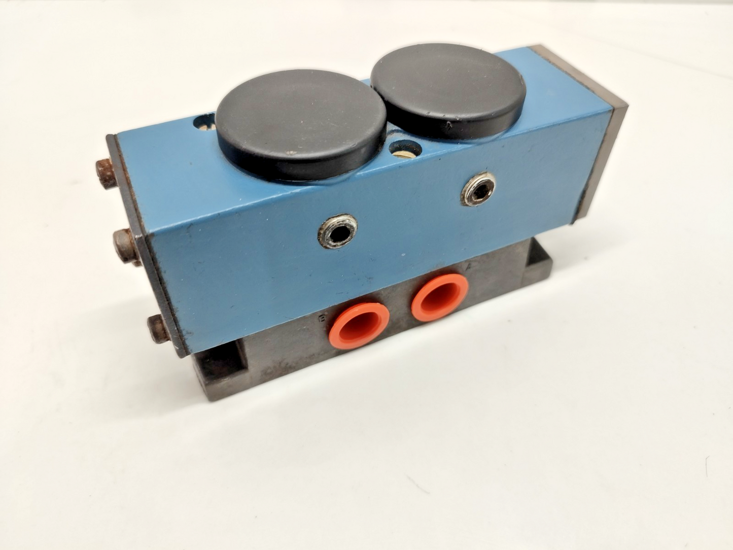 Rexroth PJ31610 Pneumatic Directional Control Valve - NEW