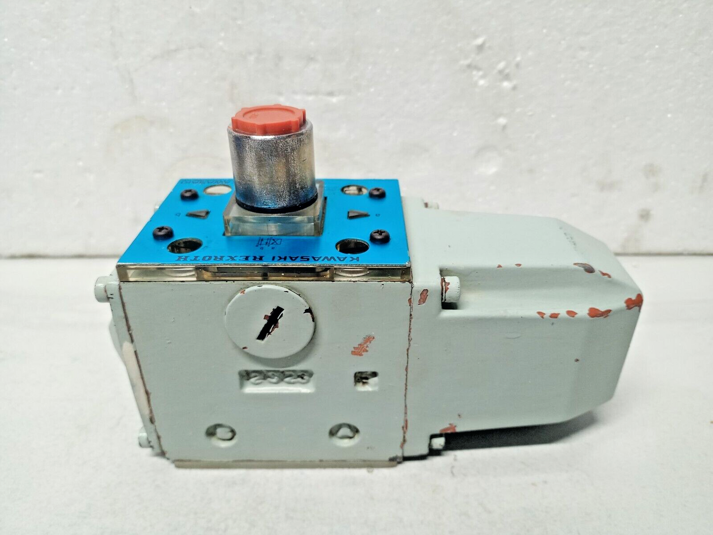 Kawasaki Rexroth 4WE10D-10L0/LW100NDL-B04 Solenoid Valve - NEW