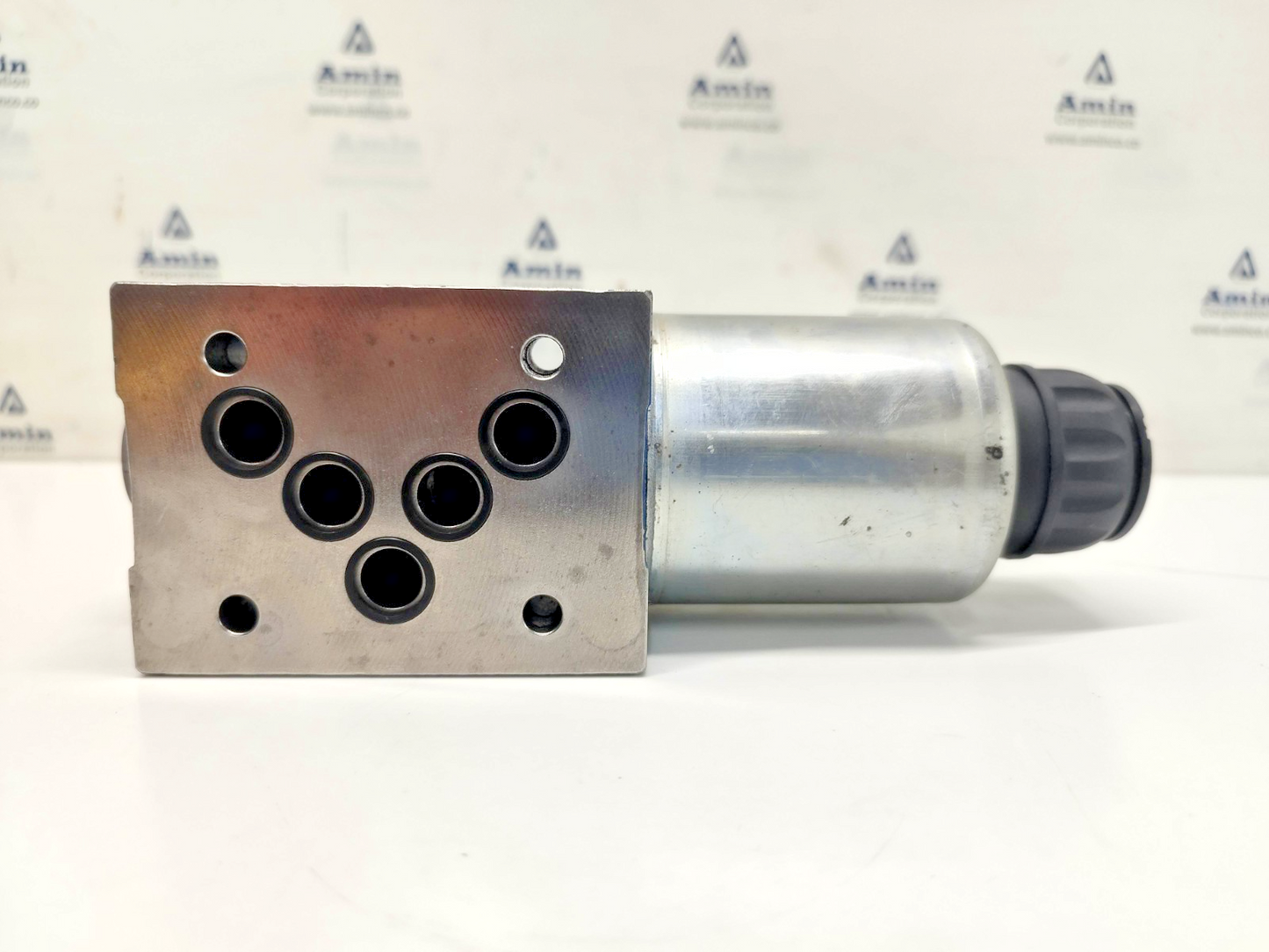 Rexroth 5-4WE 10 EB50/EG24N9K4/M Directional Control Valve MNR: R901339865 - NEW