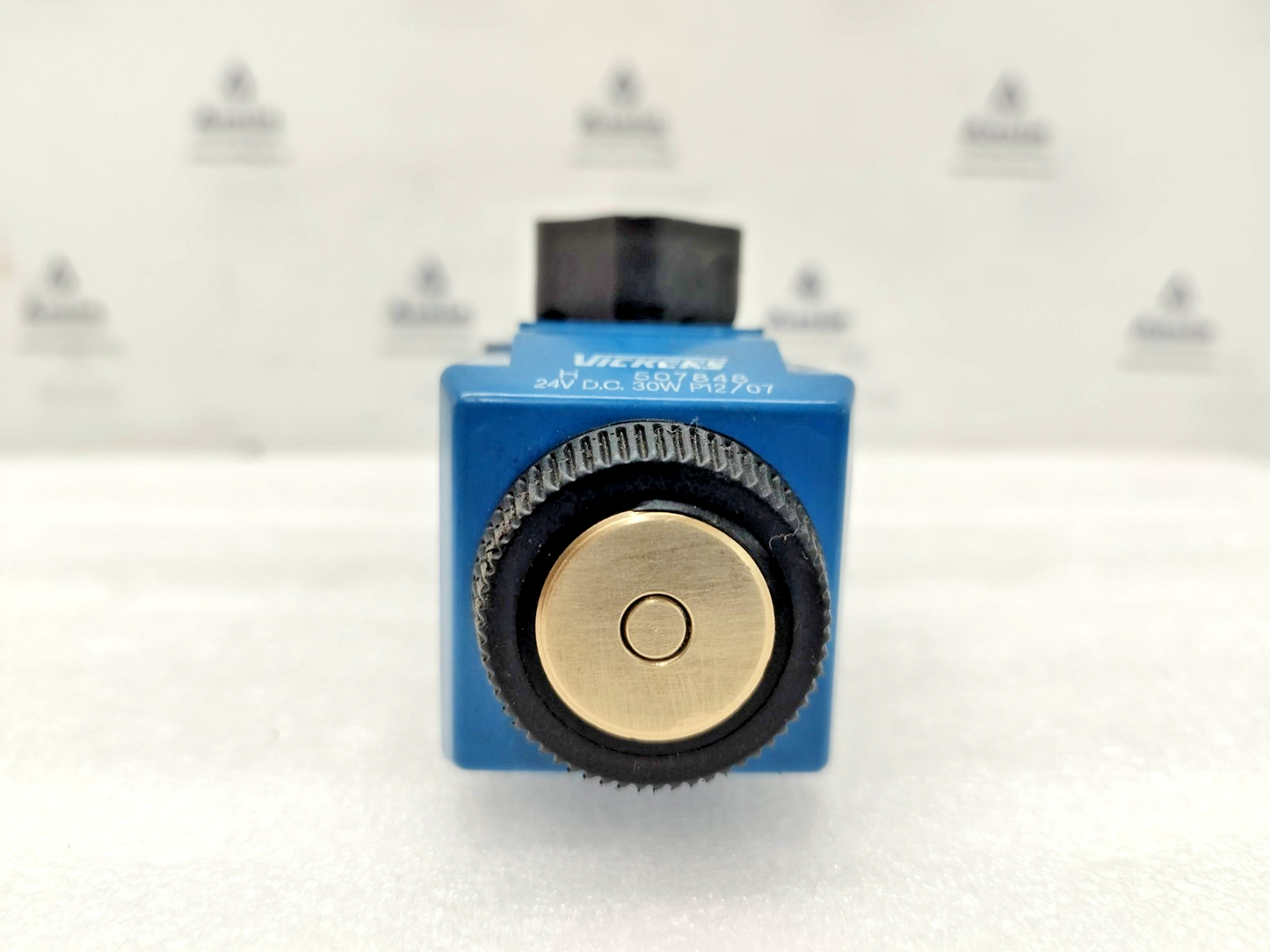 Eaton Vickers DG4V-3-2N-M-U-H7-60 EN38 Directional Control Valve - NEW #3