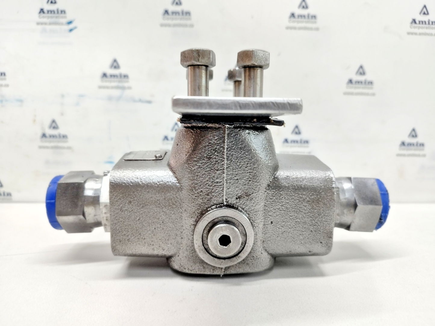 TTS Item No.132953 Hydraulic Valve - NEW