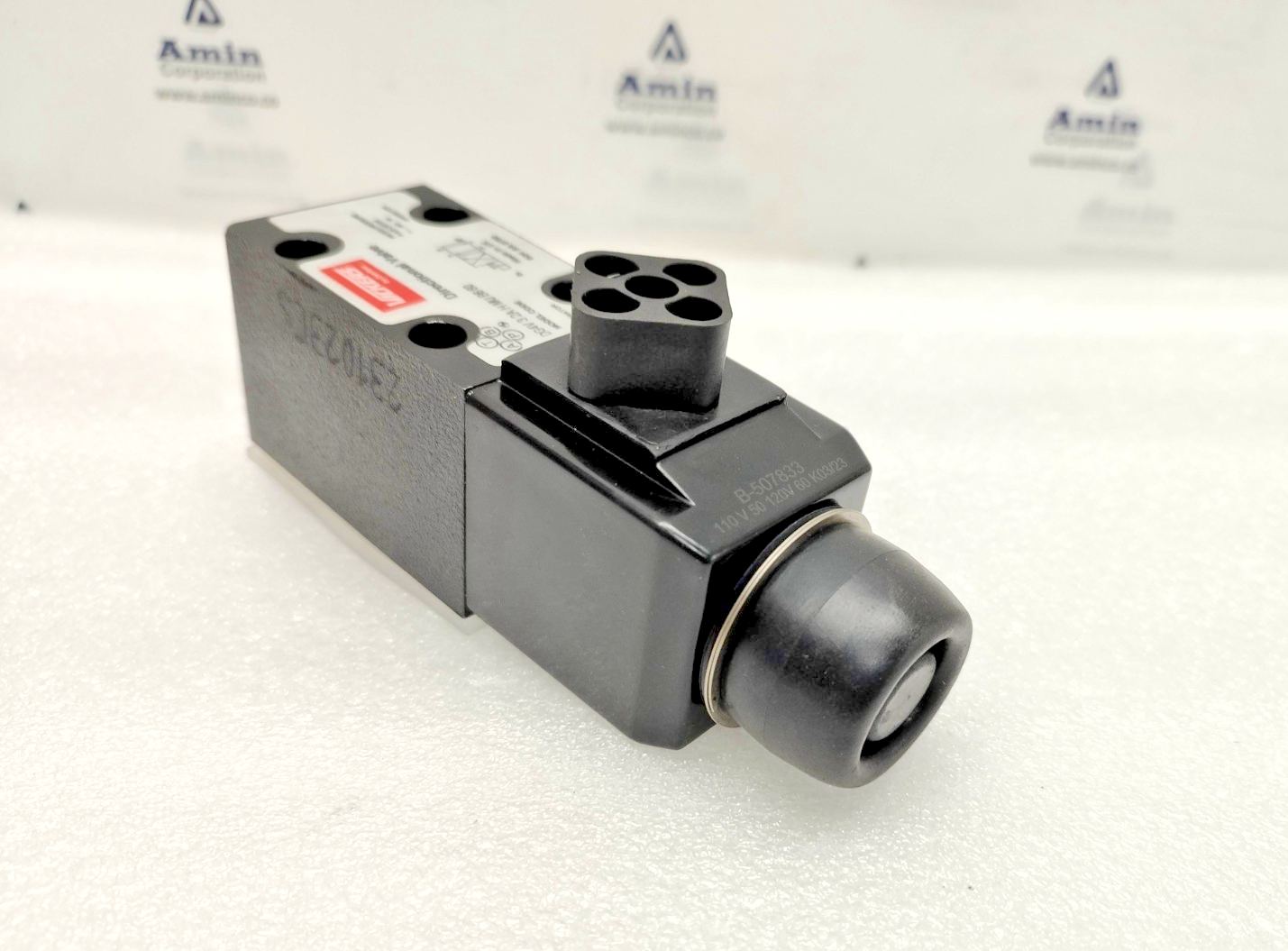 Vickers by Danfoss DG4V-3-2A-H-MU-B6-60 Directional control valve - NEW