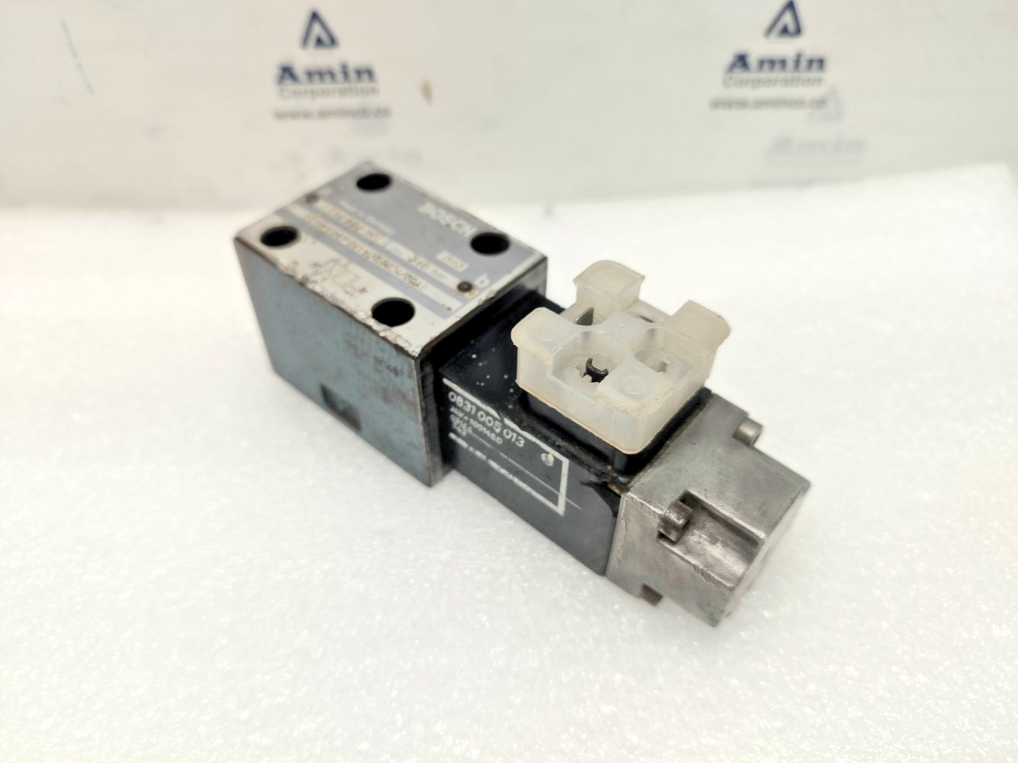 Bosch 0810 090 107, 081WV06P1N11QWS024/00A0 Directional Control Valve