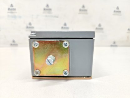 SQUARE D Class: 9012 ACW-8 Form: M12 Ser.: C Pressure Switch - NEW