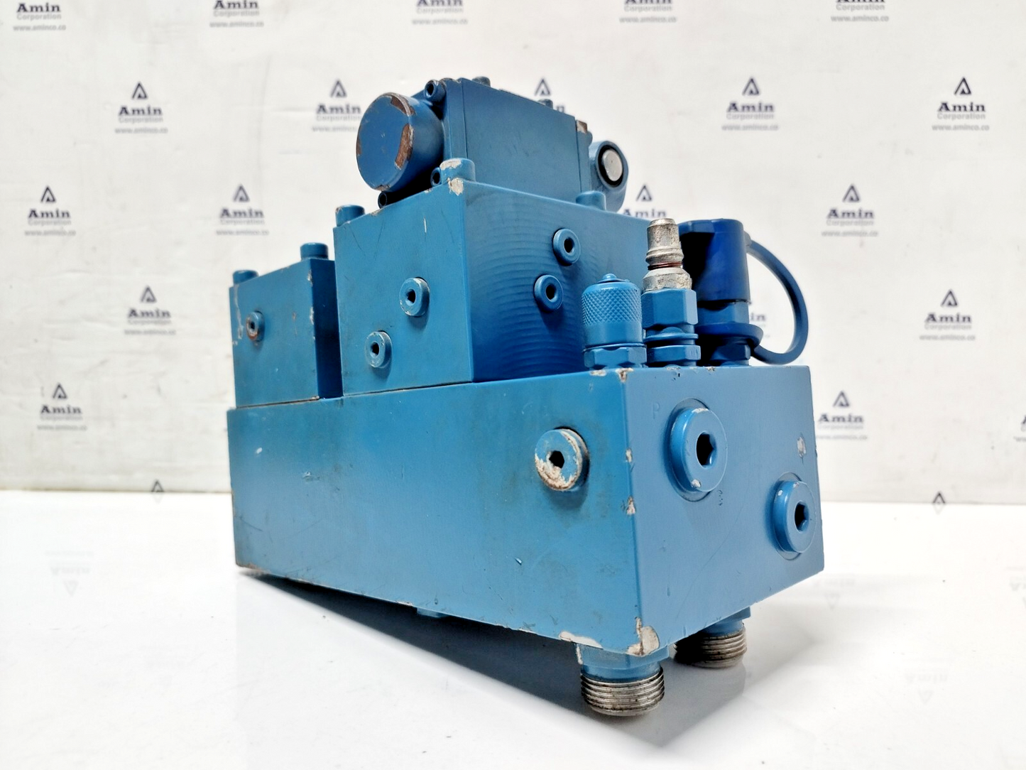 MacGREGOR MCG7-063Z45-2 Directional control valve with Block