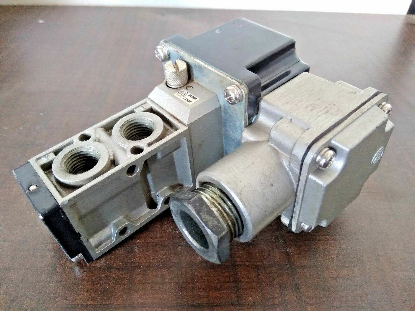 Niscon Nihon Seiki BN-7V43K-8T  Solenoid Valve 60Hz Press: 0.2~0.7 Mpa - NEW