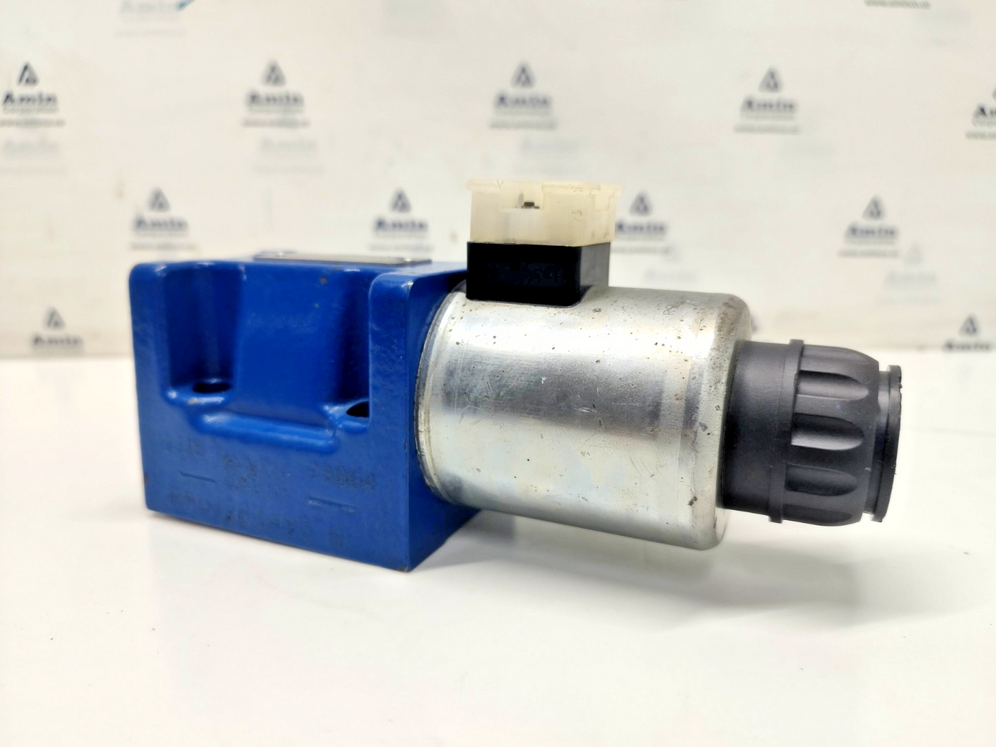 Rexroth 5-4WE 10 EB50/EG24N9K4/M Directional Control Valve MNR: R901339865 - NEW