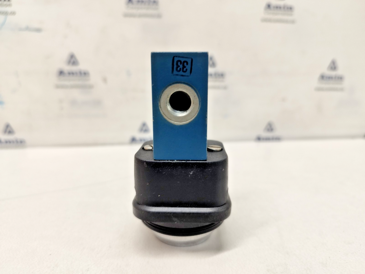 Wabco 5630201240 Pneumatic Directional Valve - NEW
