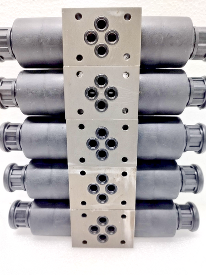 Damcos SA-G01-E3X-C230-31ES Directional control valve 160L8053 - NEW #3