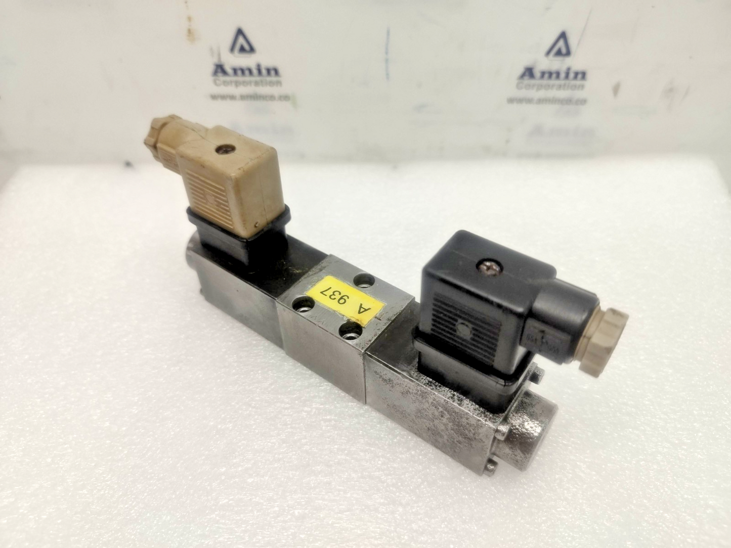 Wandfluh BS4J30-XX-S1533 Solenoid Valve 250bar max.