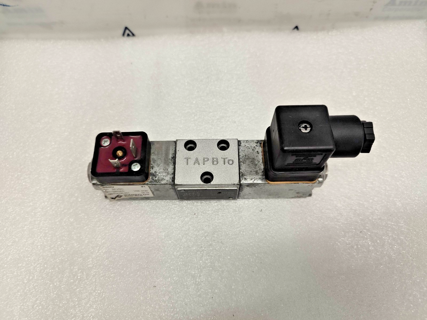 Wandfluh BS4J30-XX-S1533 Solenoid Valve 250bar max, 24VDC #2