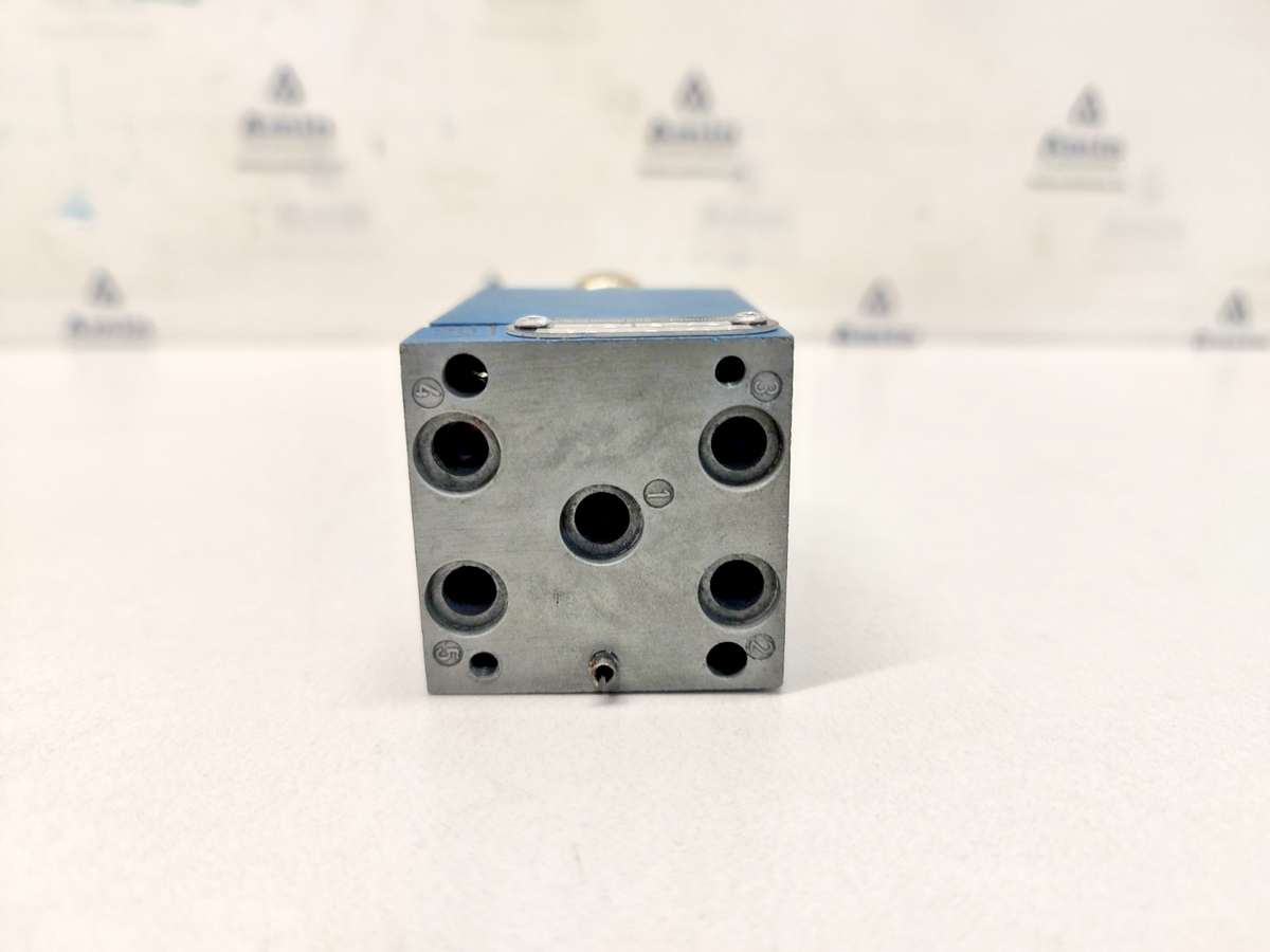 Rexroth 3526021400 Pneumatic Directional Valve - NEW