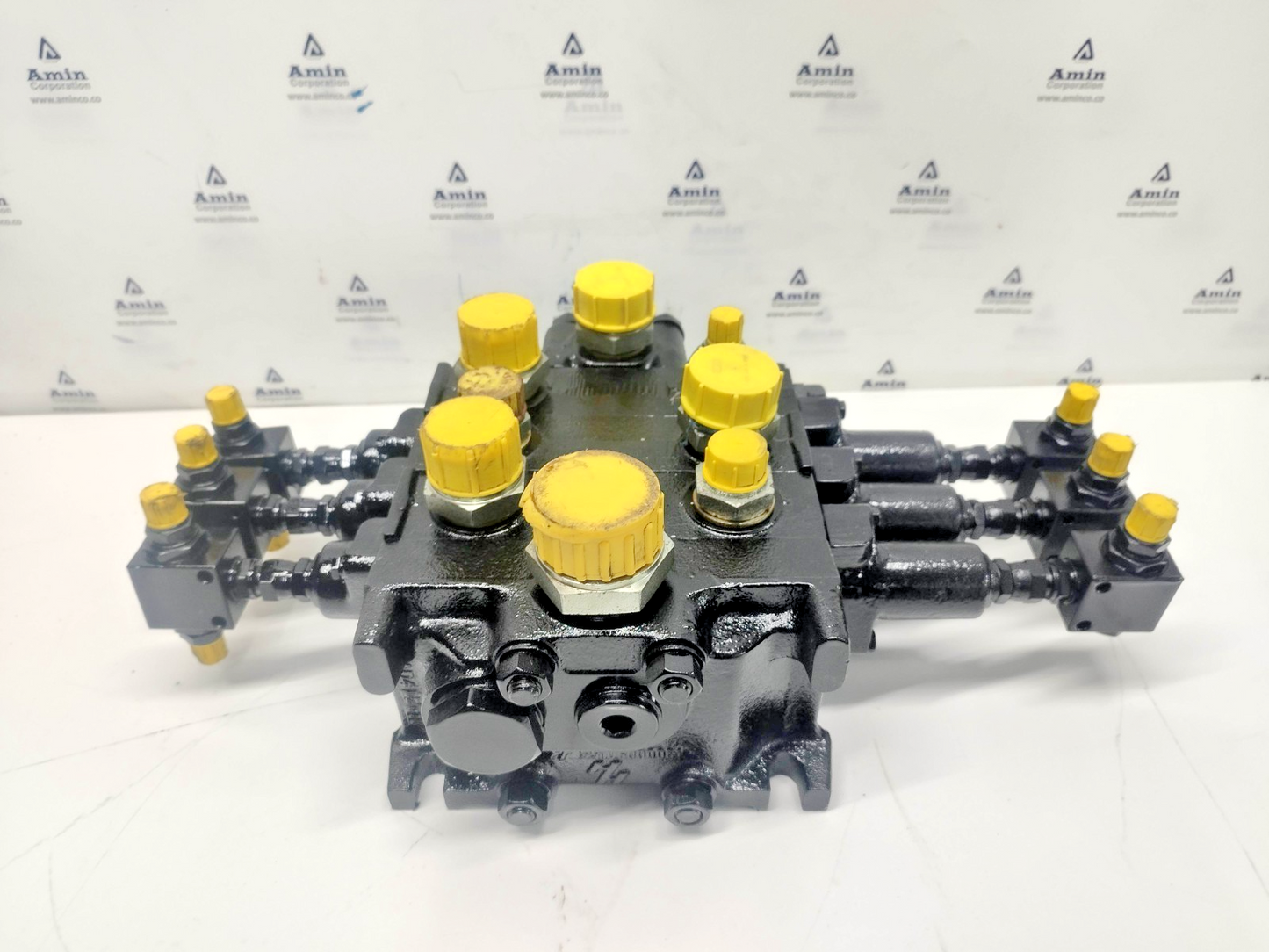 TTS Item No.40369 Hydraulic Directional Control Valve - NEW